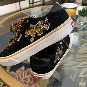 Vans authentic skate shoe